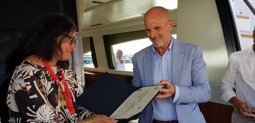 Barbara Amerio receiving the Green plus platinum Barbara Amerio receiving the Green plus platinum