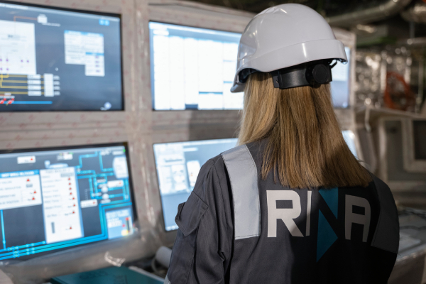 RINA awards KOMAC Approval in Principle for LNG-Fuelled H2-Ready LCO₂ Carrier